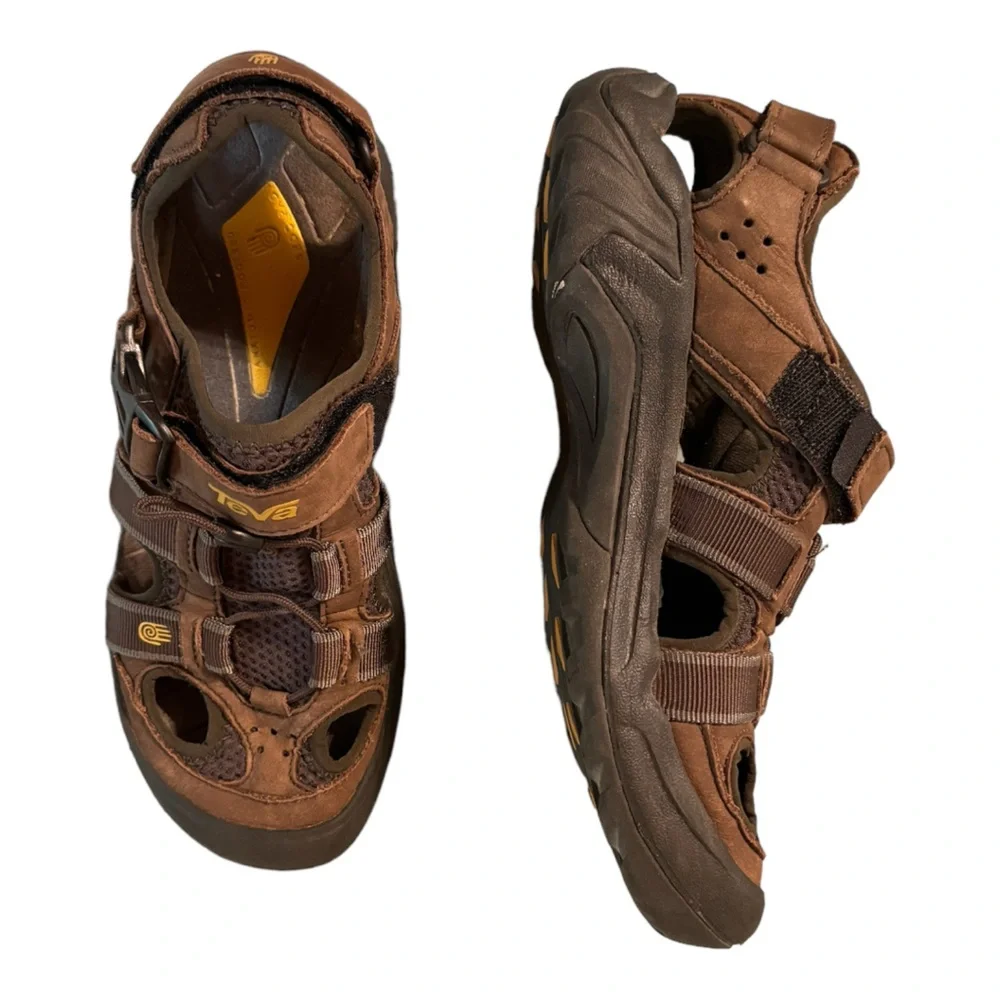 Men’s Teva’s size 9 - Picture 1 of 6